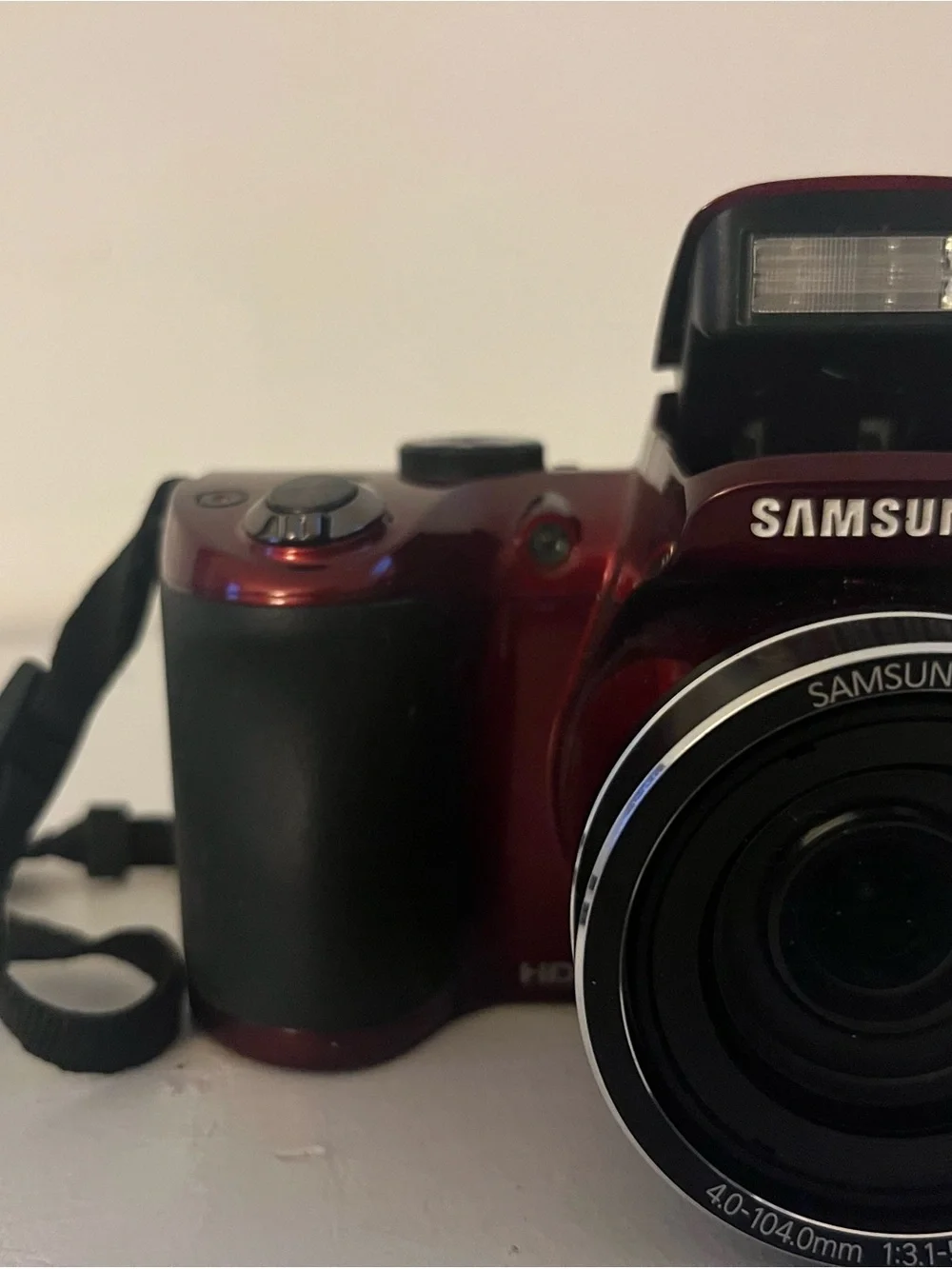 Samsung Maroon Bridge Camera with Black Grip